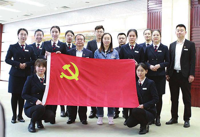 飞跃沙丘的小球